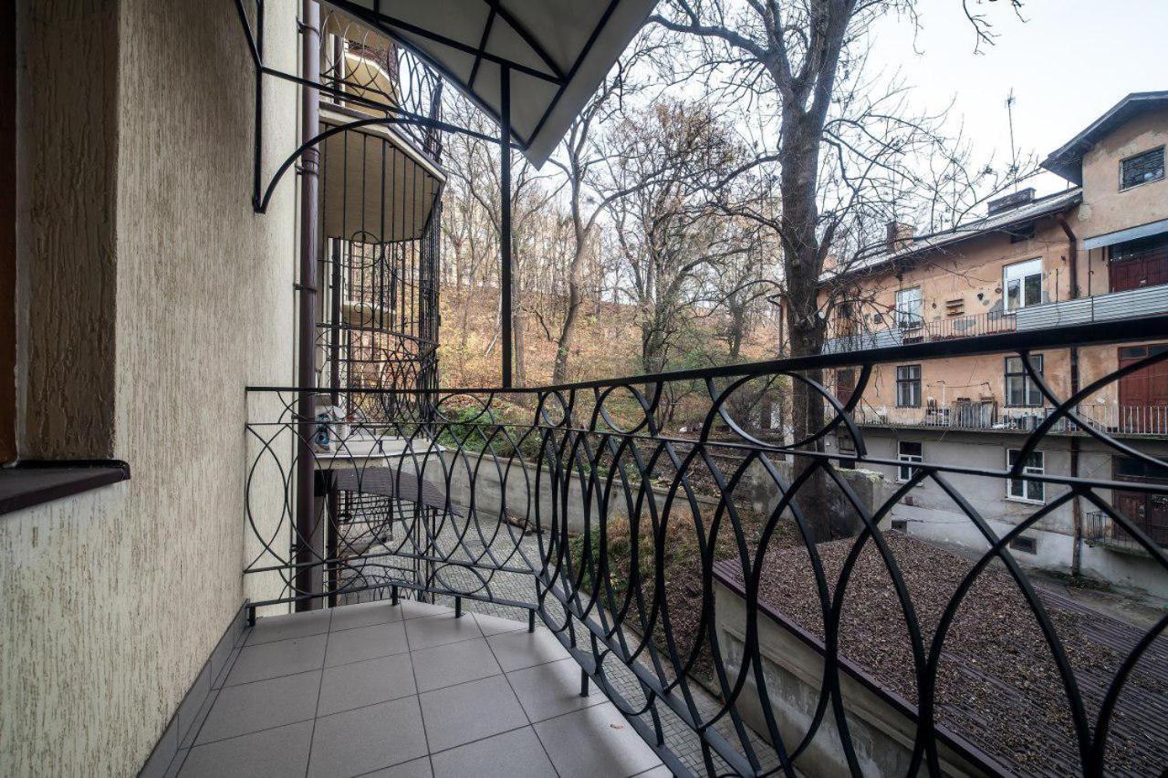 Apartamenty On Kryvonosa Lviv Ngoại thất bức ảnh