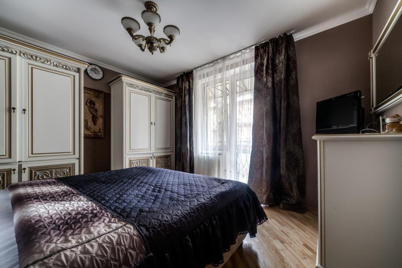 Apartamenty On Kryvonosa Lviv Ngoại thất bức ảnh