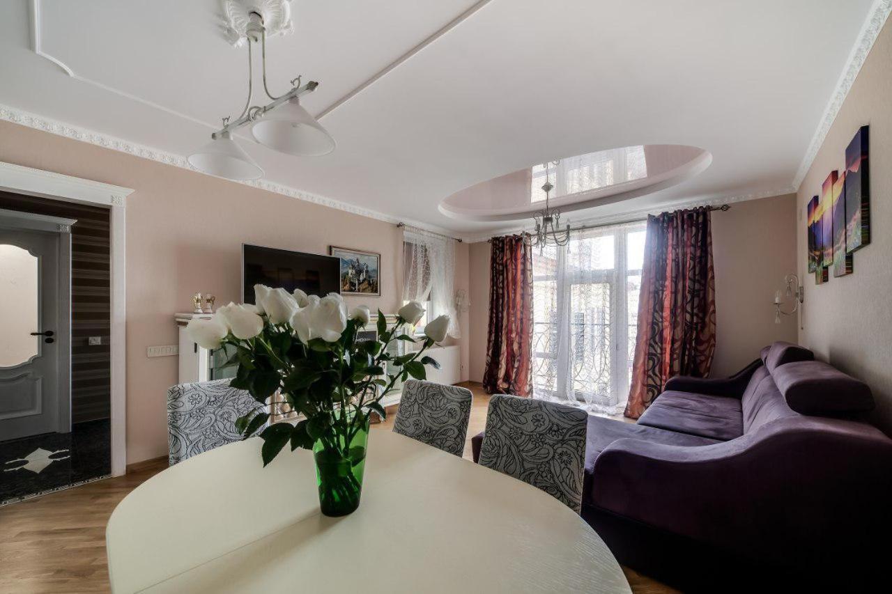Apartamenty On Kryvonosa Lviv Ngoại thất bức ảnh